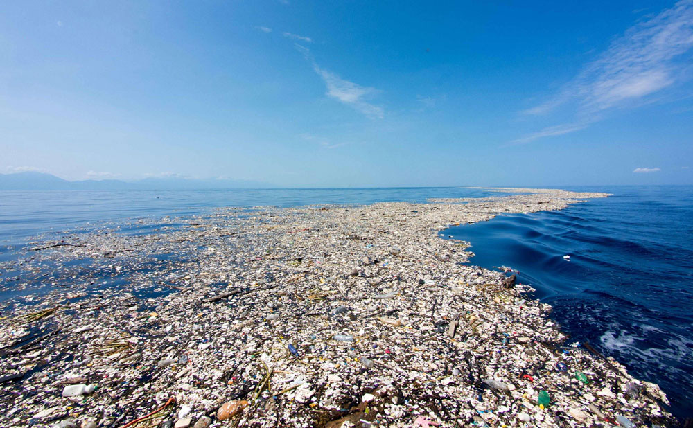 Plastic drift inside the Great Pacific Garbage Patch